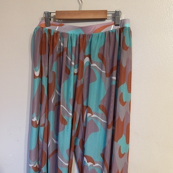 Shein Coverup Pants - Picture 3 of 3